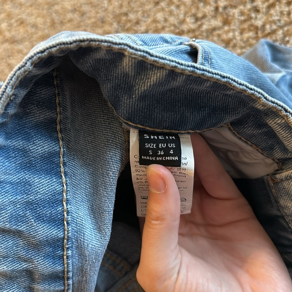 SHEIN Blue Relaxed Fit Distressed Jeans - Picture 3 of 3